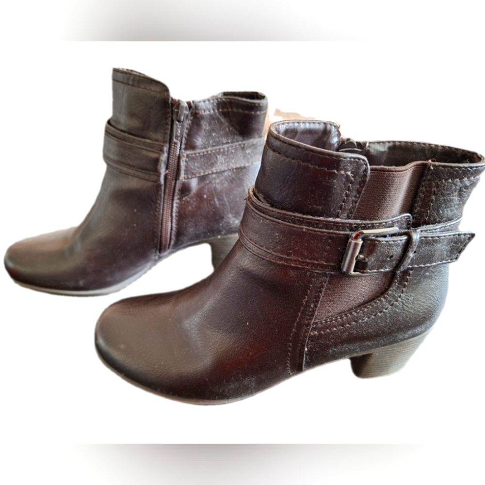 Croft and Barrow Chocolate Brown Boots - women's 7